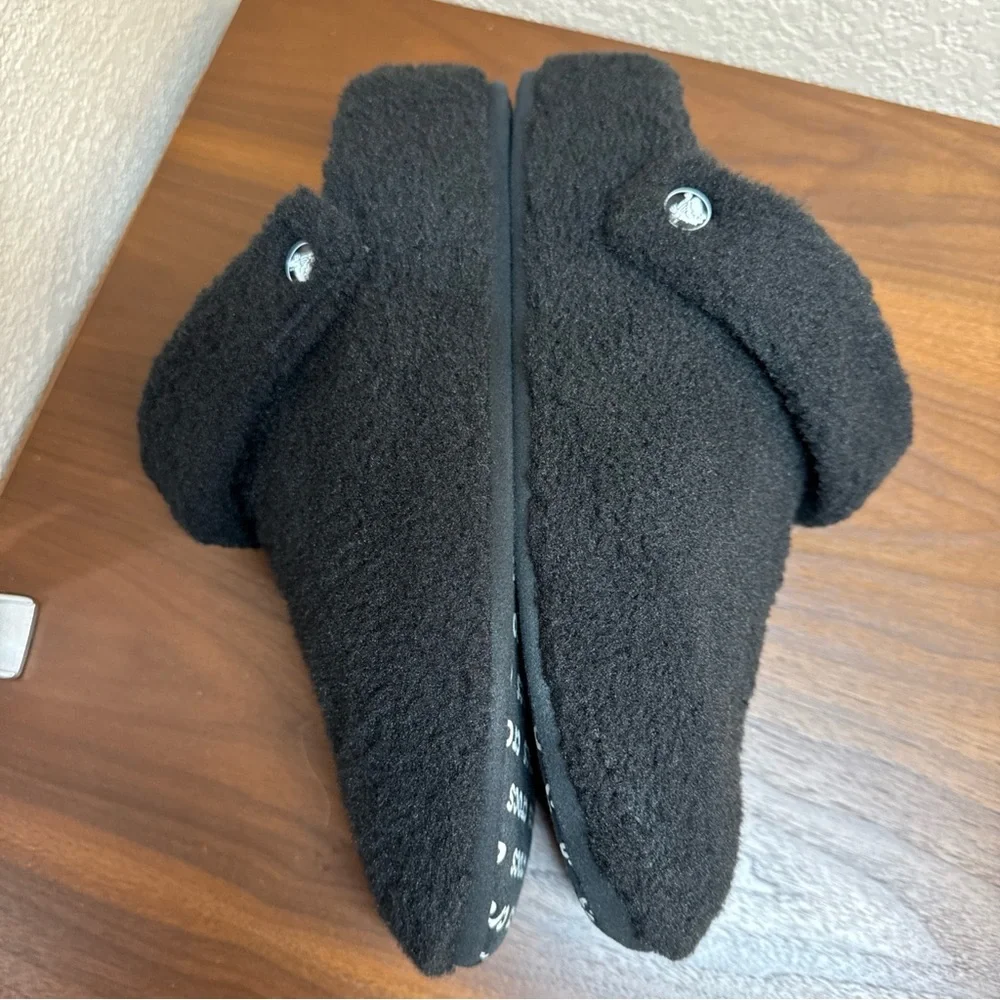 CROCS Classic Cozy Slipper Fleece Faux Fur Black Unisex Women‎ 12, Man 10 EUC